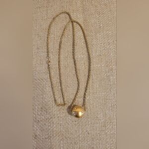 Elegant Gold Pendant Necklace